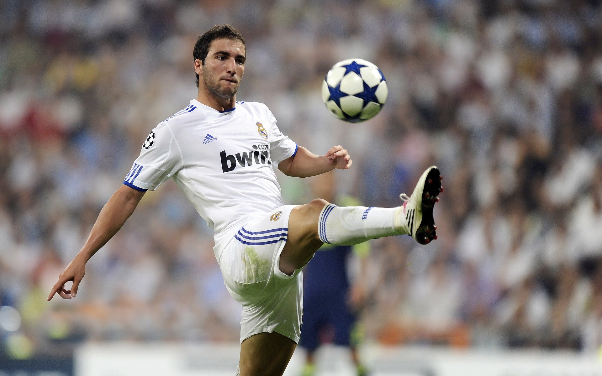 “英超关键战役：谁能把握胜利赢得联盟荣誉？”，英超总结