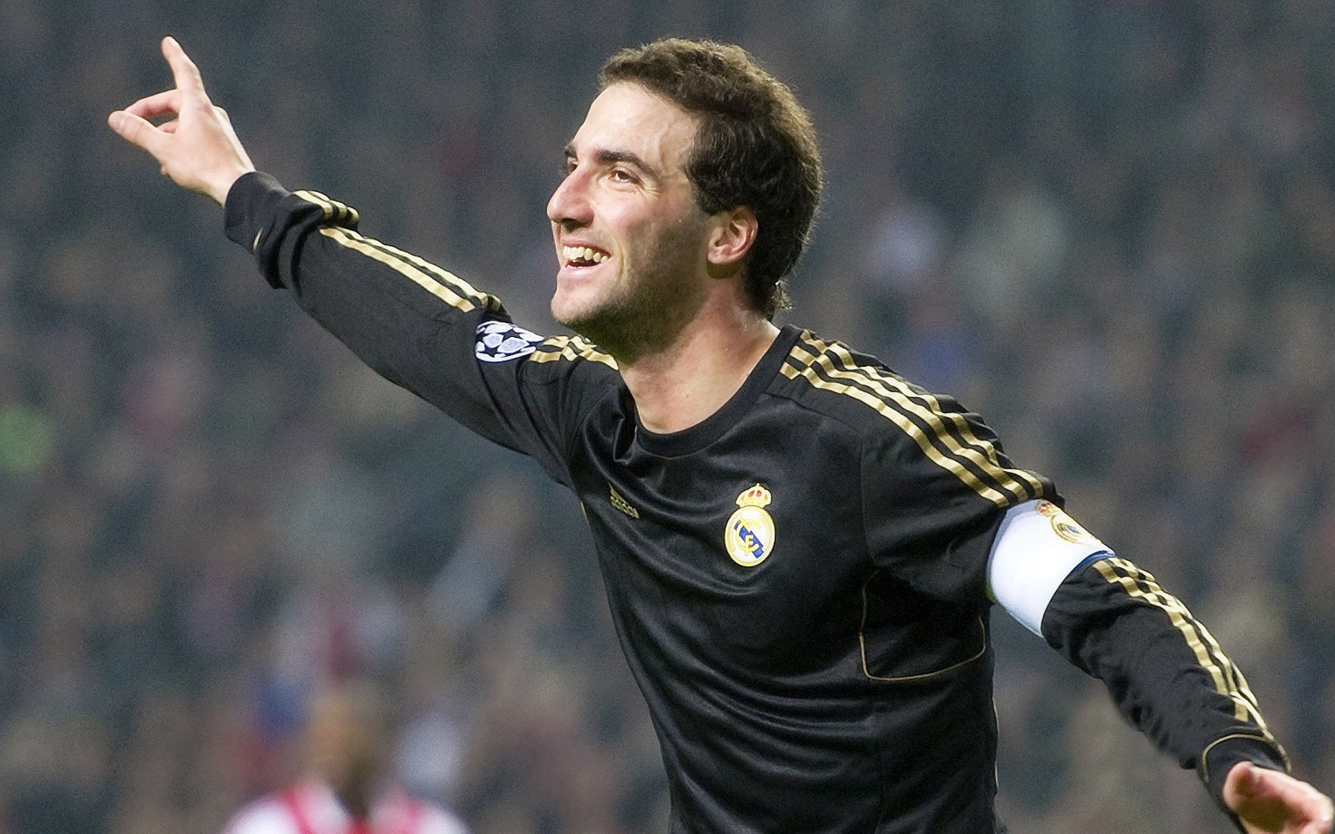 腾讯电竞赛事引入先进直播技术，腾讯电竞直播怎么赚钱